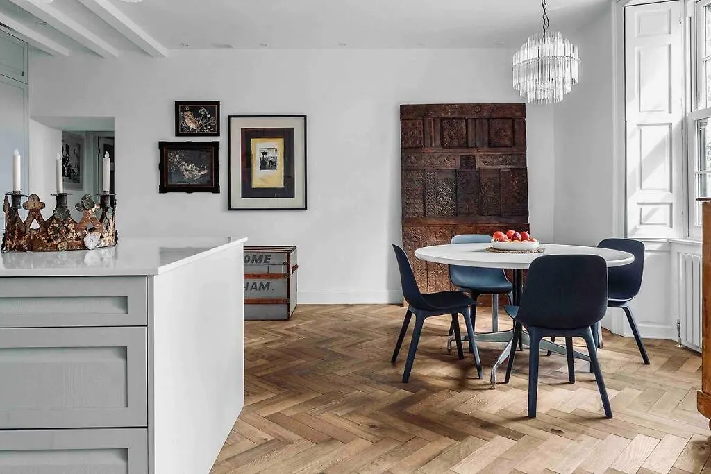 Stylish Georgian Garden Apartment + Secure Parking Edinburgh United Kingdom