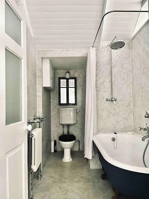 Stylish Georgian Garden Apartment + Secure Parking Edinburgh United Kingdom