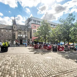 Apartamento Stunning Castle View, Edimburgo