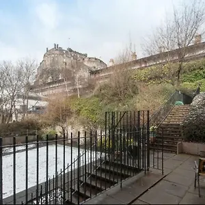 Apartamento Charming 1 Bed With Castle View, Edimburgo