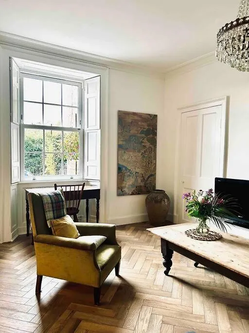 Stylish Georgian Garden Apartment + Secure Parking Edynburg